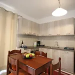 Apartment Cozy In City's Suburbs