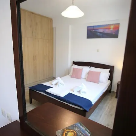 Apartament Cozy In City's Suburbs *