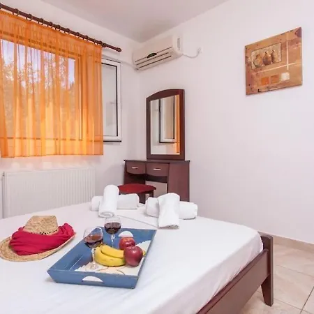 Cozy In City's Suburbs Apartment Lefkada City